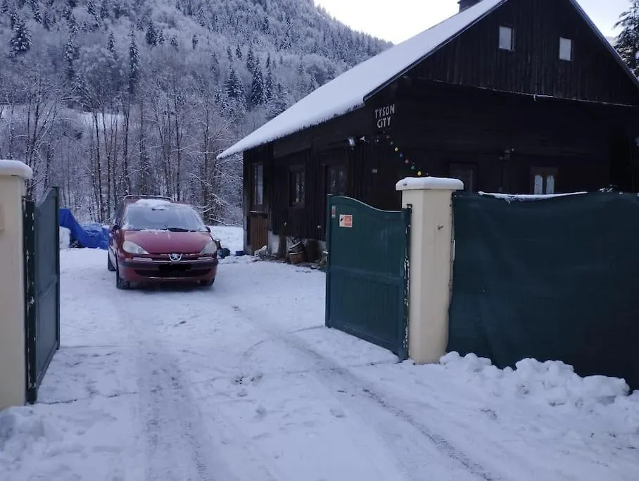 Chalet 8 Personnes + Grand Terrain Et Riviere Entremont