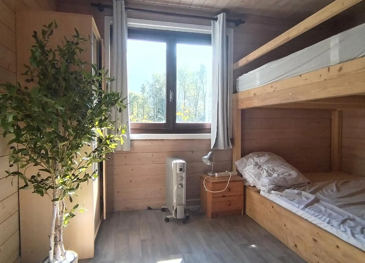 Chalet 8 Personnes + Grand Terrain Et Riviere Entremont