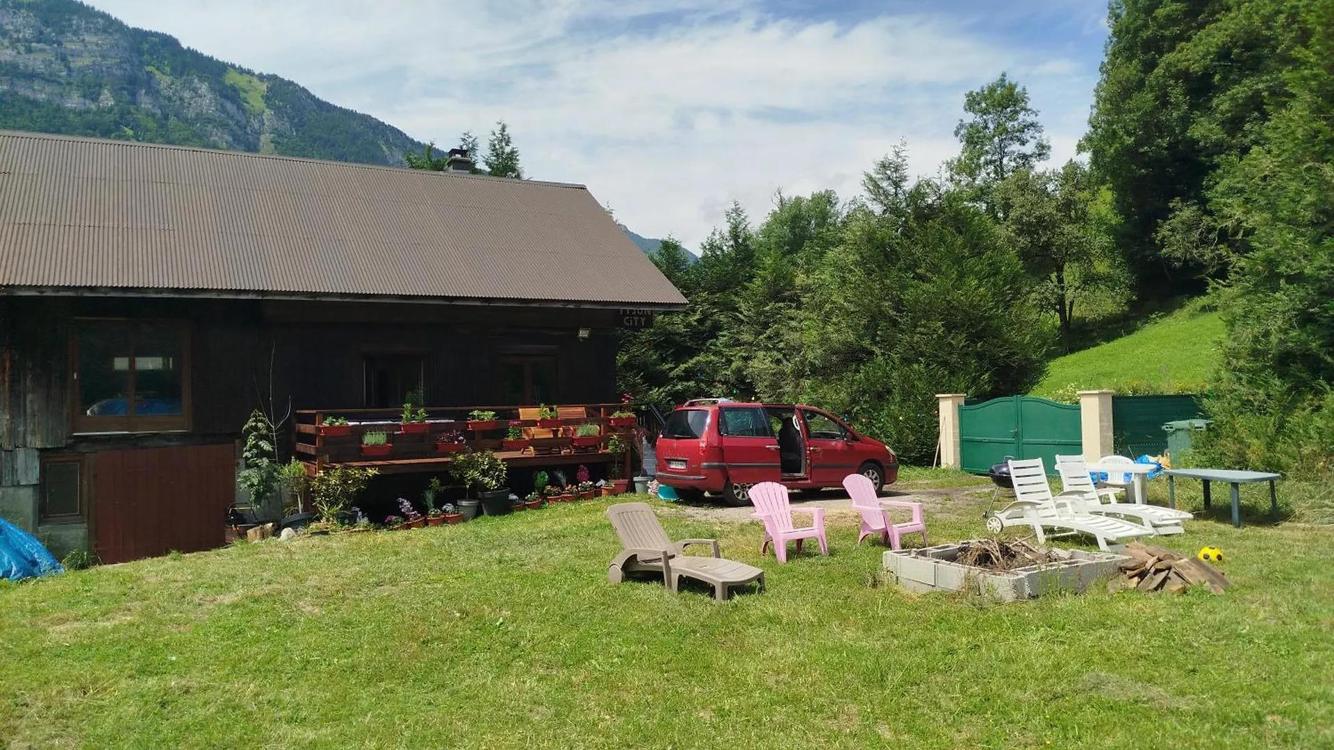 Chalet 8 Personnes + Grand Terrain Et Riviere Entremont